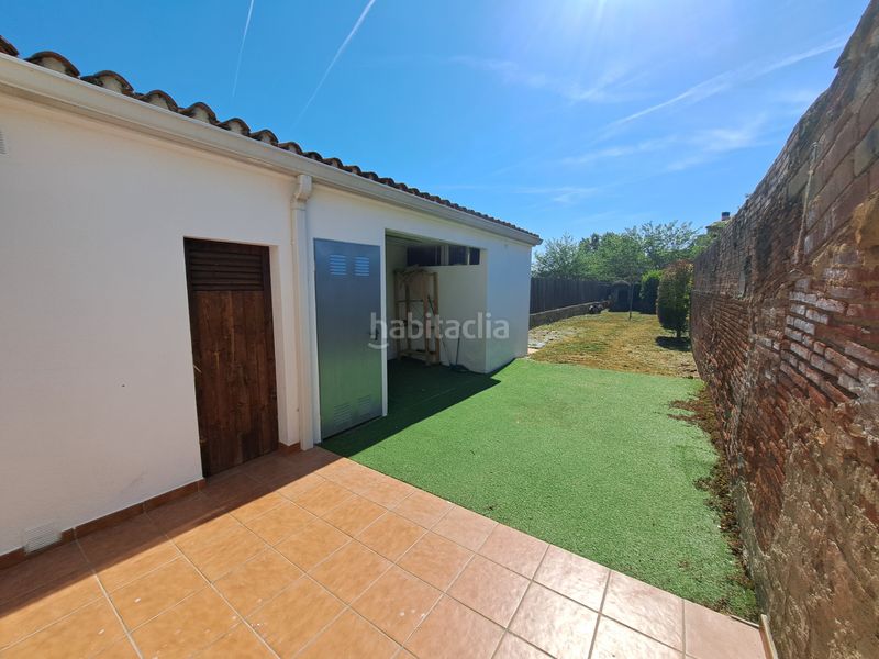 Foto 90a8bd67-61b4-4ac3-aeec-cd2f15711ab8. Casa aparellada amb xemeneia calefacció a Tordera Tordera
