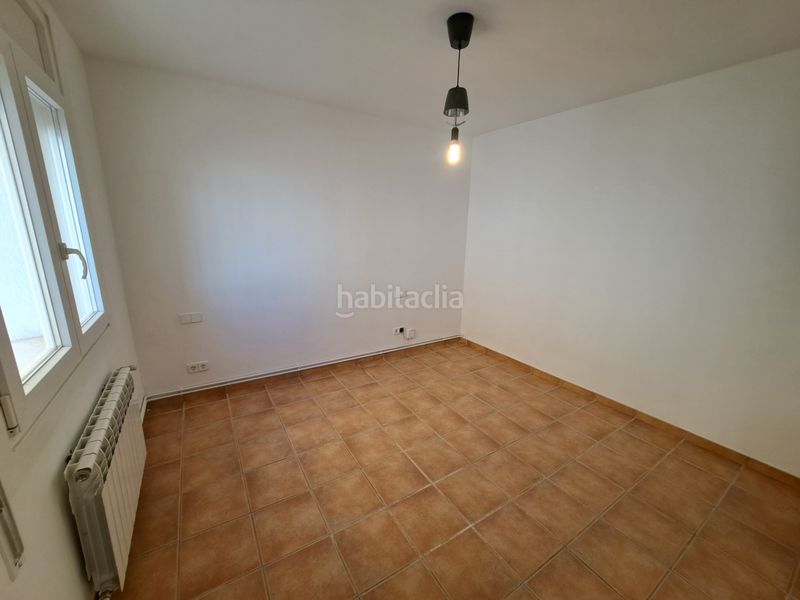 Foto 9dfe71fa-1ec6-49c3-b44b-ee9e7f460692. Casa aparellada amb xemeneia calefacció a Tordera Tordera
