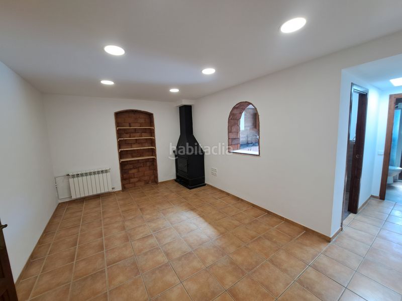 Foto adf33888-170f-4963-ad66-b14d573d06d4. Casa aparellada amb xemeneia calefacció a Tordera Tordera