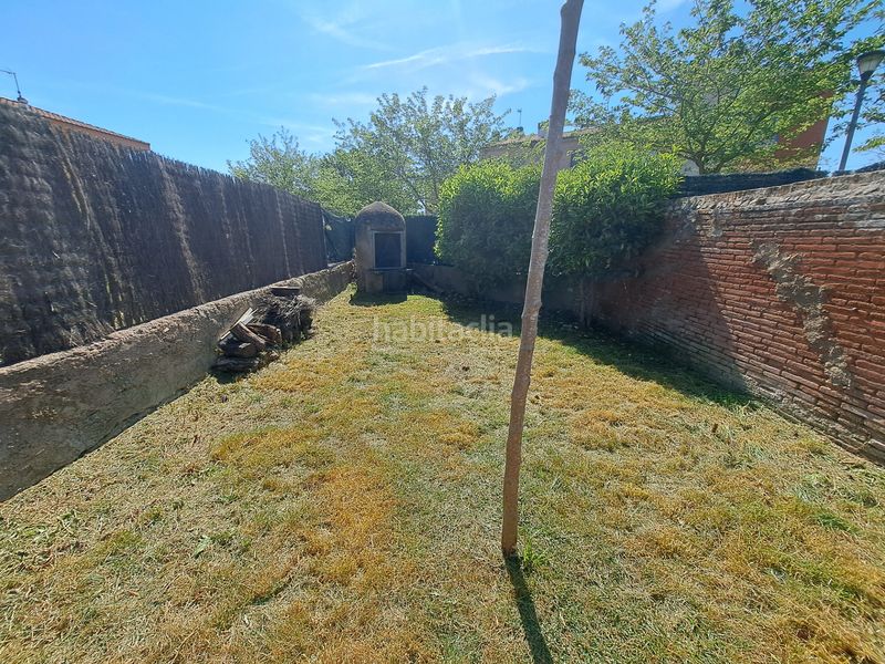 Foto b01b901d-c20b-4368-8fb5-b0a24f46358e. Casa aparellada amb xemeneia calefacció a Tordera Tordera