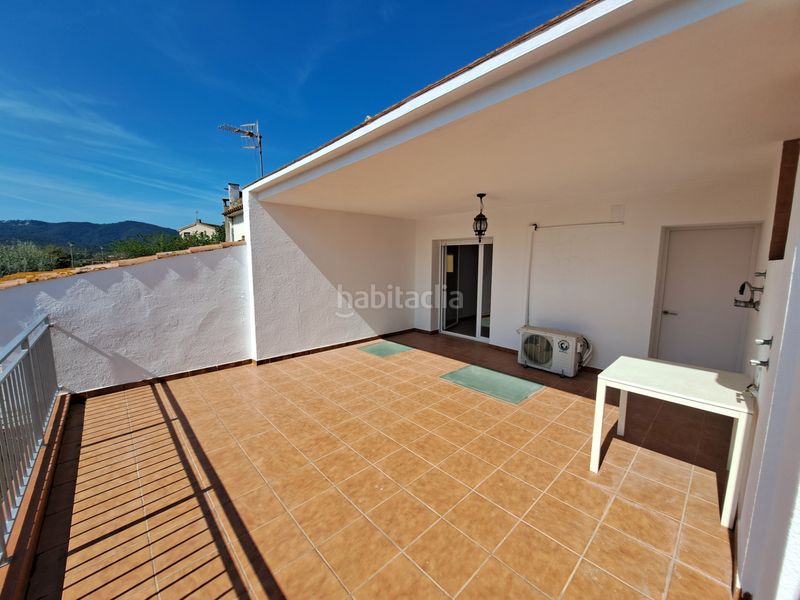 Foto bf1f6a83-e4f1-4909-befd-ea6ffe47e187. Casa aparellada amb xemeneia calefacció a Tordera Tordera