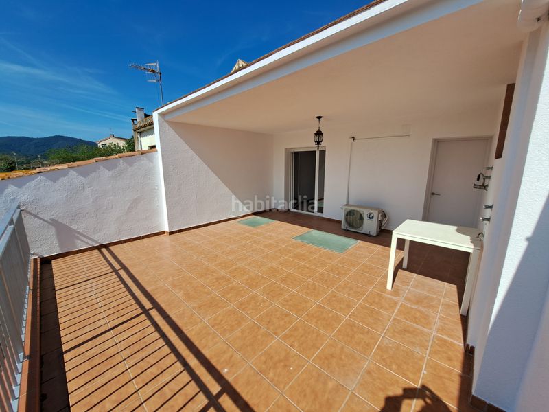 Foto e948d3eb-ff20-4467-870f-a08def8b4860. Casa aparellada amb xemeneia calefacció a Tordera Tordera