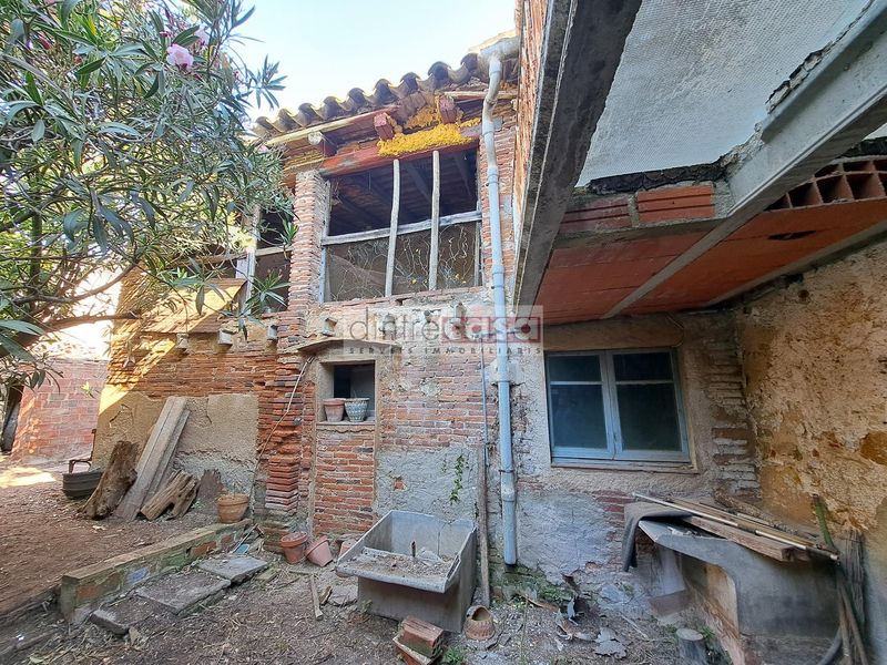 Foto df039eb8-f8da-4fb8-b872-fe4b3d9f6098. Casa adossada a Tordera Tordera