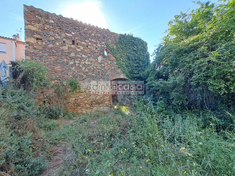 Foto fd1d19e5-f09a-4521-886f-894927bd753d. Casa adossada a Tordera Tordera