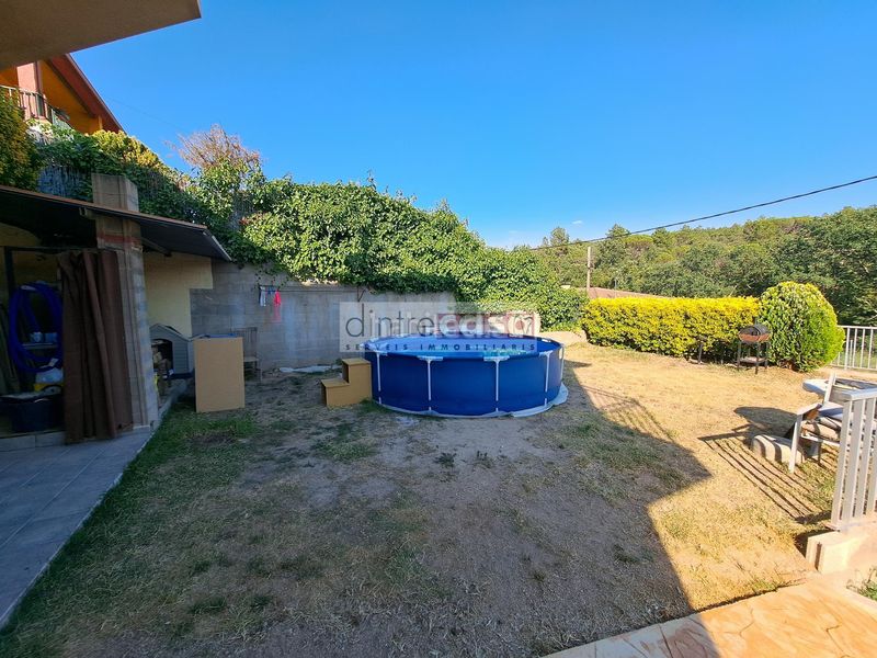 Foto 1f56ede3-58f1-4296-858b-45521a53bf7c. Casa amb xemeneia calefacció aparcament piscina a Tordera