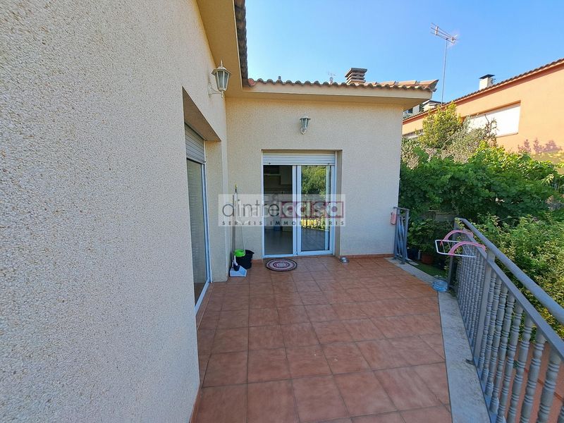 Foto 9250e3fb-1531-4b83-8e09-5aa4874aa48e. Casa amb xemeneia calefacció aparcament piscina a Tordera