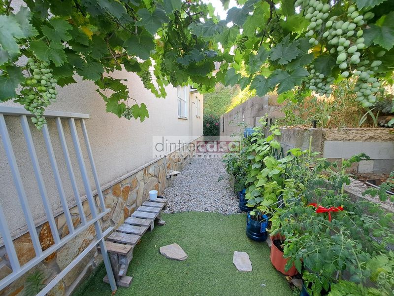 Foto ad6e9401-0289-49c0-82cf-a58cbb5766b2. Casa amb xemeneia calefacció aparcament piscina a Tordera