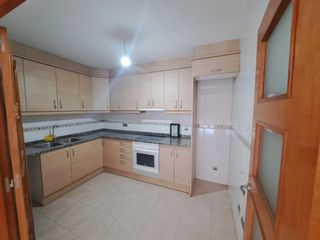 Rent Flat in Sant Pere. Piso, 2 habitaciones, ascensor, balcón