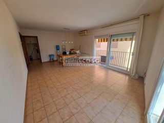 Appartamento in Tordera. Piso esquinero de 4 habitaciones
