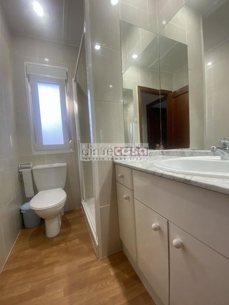 Foto f4bb6bca-80b0-49d3-9548-e8101bada77b. Casa amb calefacció piscina a Niàgara Parc -Àgora Parc Tordera