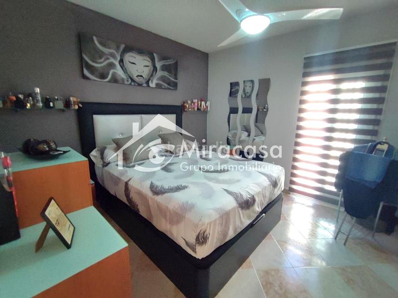 Foto 7bd18c23-79b3-4a2a-99d2-12d100767093. Piso grupo inmobiliario miracasa vende vivienda de 3 dormitorios en calle Arcos de jalón en Madrid