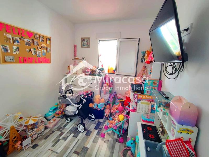 Foto 440cdf22-5efc-4740-afe9-833f7c679925. Piso grupo inmobiliario miracasa vende vivienda en calle Arcos de jalón en Madrid