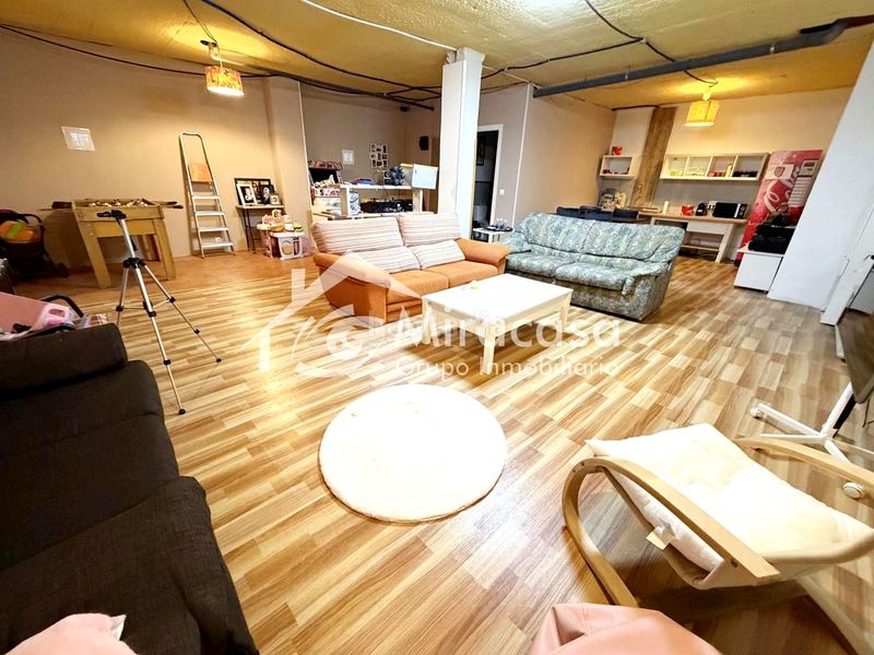Foto ce77c445-f0cc-4004-8a2b-db44569a914a. Maison avec chauffage parking piscine dans Ambite