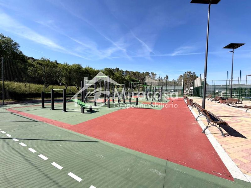 Foto f417f3f3-c4eb-43c7-869a-d4a6b173bf92. Maison avec chauffage parking piscine dans Ambite
