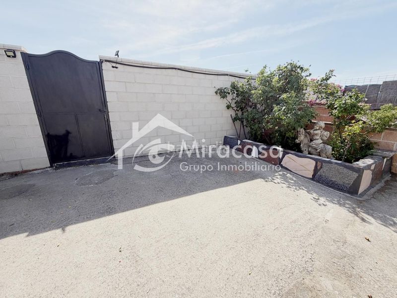Foto a64622f7-2095-4c8f-bafb-e09df0c4f987. Finca rústica a Mejorada del Campo