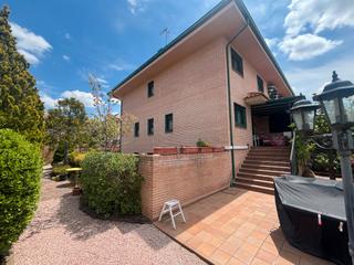 Chalet  Avenida de doña laura garcía noblejas y brunet