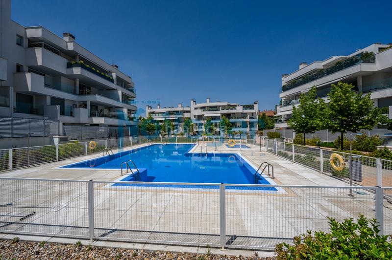 Foto 14a8bfe3-36ee-4e7e-9b38-d64a80288534. Appartamento con riscaldamento parcheggio piscina in Boadilla del Monte