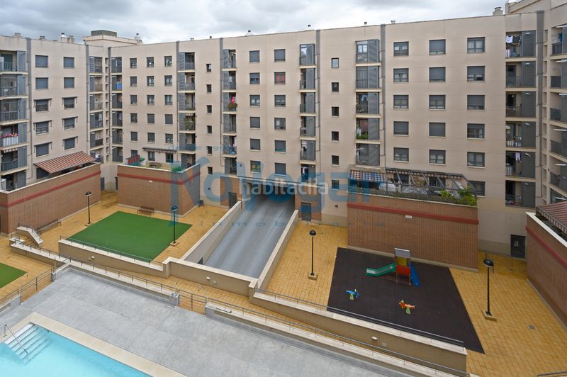 Foto 5ac028ed-ffe3-46b2-b2dc-deb019ea2ab4. Pis amb calefacció aparcament piscina a Villafontana - Estoril I Móstoles