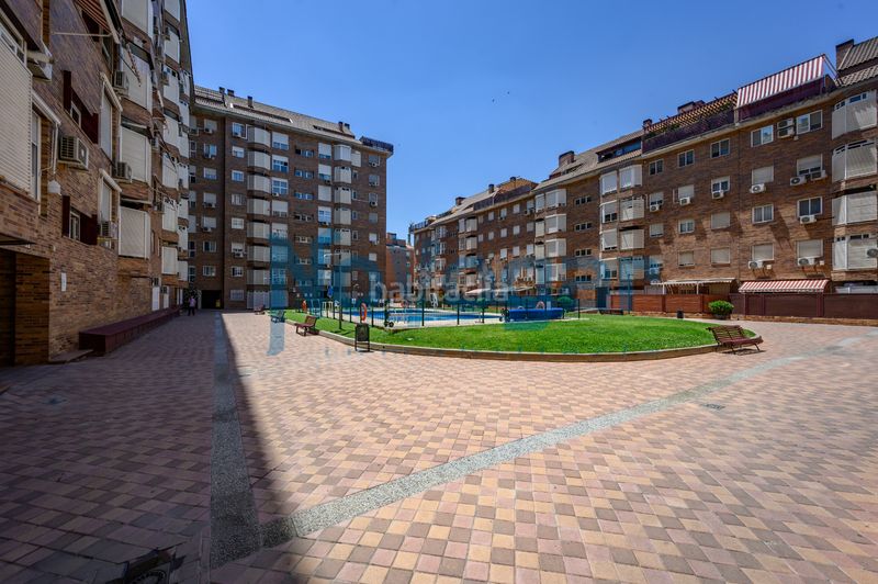 Foto 7b8a2114-3af7-46e0-84ed-72a2f707c80f. Pis a calle de berrocal 3 a Butarque Madrid
