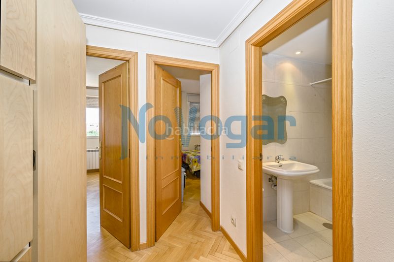 Foto b7a50a80-2abb-4857-97a3-a4de5cc92974. Pis a calle de berrocal 3 a Butarque Madrid