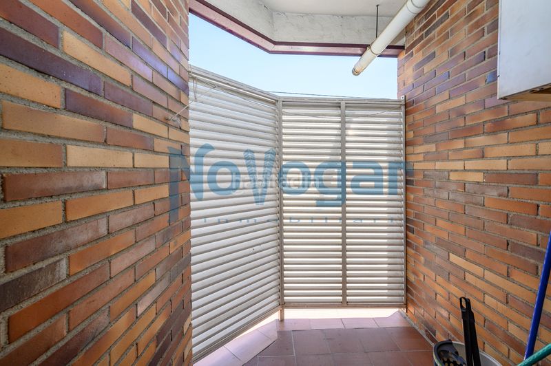 Foto cc80d4d8-b885-4968-b8cc-3f0a7fc890a9. Pis a calle de berrocal 3 a Butarque Madrid