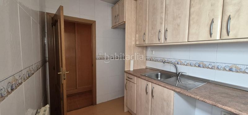 Foto f7145884-e190-4fb2-8a17-b45d2fb1c051. Piso oportunidad con ascensor en Pintores-Ferial Parla