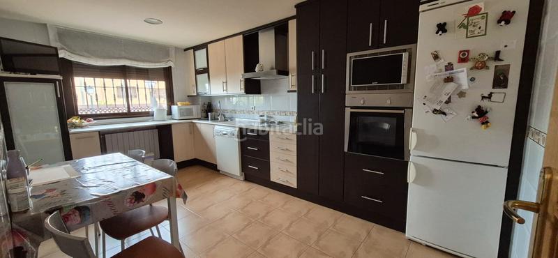 Foto da2b5498-149b-483d-a28f-490e26d009ae. Casa aparellada amb calefacció aparcament a Viso de San Juan (El)