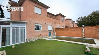 Xalet  Don quijote. Chalet en venta en santa olalla
