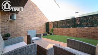 Maison jumelée  Calle grecia. Chalet adosado en urbanizacion cerrada con piscina y 2 plazas de