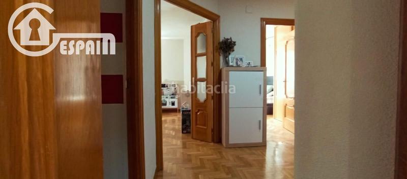 Foto c28ea1f0-bd43-450d-a0ec-970e71747b82. Piso  amplio, reformado con 3 dormitorios, dos baños y trastero en Madrid