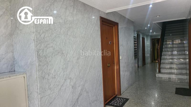 Foto f93d2b8a-f050-43b4-a676-f23d05996803. Piso  de esquina en parque europa,las aguilas, en Madrid