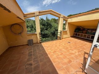 House  Calle barrio del morisco. Casa de 3 plantas en finca de 1600 m2 al pie de la sierra de gre