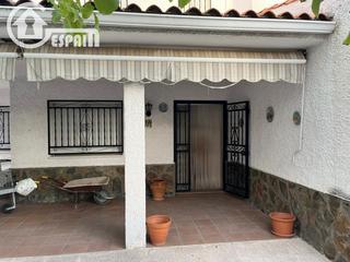 Casa adossada  Calle aguila. Chalet pareado en el viso de san juan