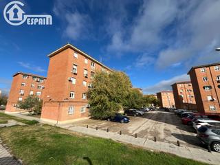 Pis  Calle soledad cazorla. Vivienda con tres dormitorios y ascensor