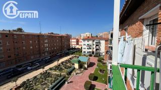 Flat  Calle valle inclan. Piso de 3 dormitorios con ascensor.