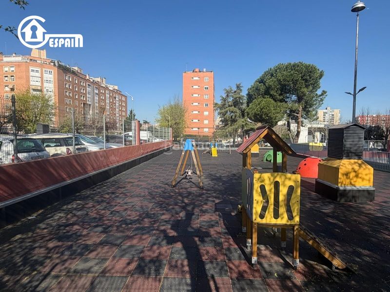Foto 9ebce1c5-f8b7-4016-a796-94a7ce1be9eb. Pis amb calefacció aparcament a Aluche Madrid