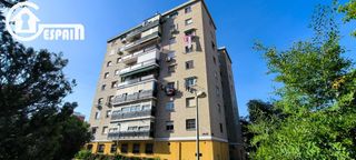 Etagenwohnung  Calle osa de la vega. 6ª planta con ascensor, con terraza, 3 dormitorios y un baño.