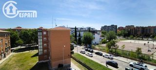 Pis  Calle soledad cazorla. Vivienda con tres dormitorios y ascensor