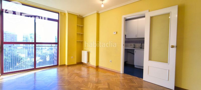 Foto 0f74dfa4-d565-4d42-bc92-a48401458de8. Dúplex amb calefacció aparcament piscina a Costillares Madrid