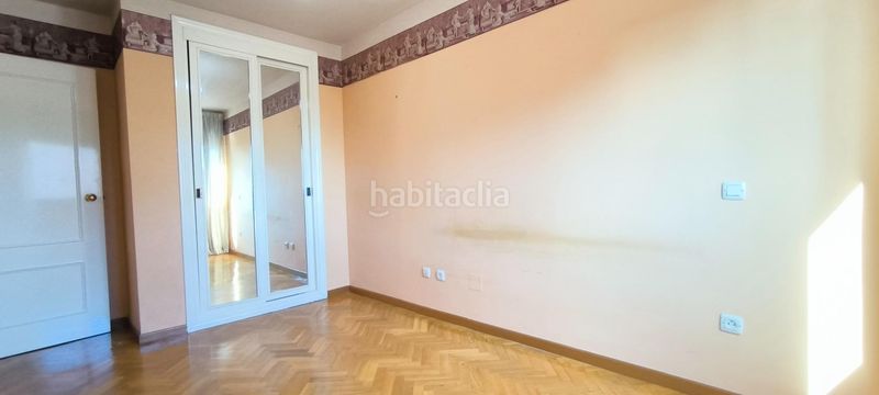 Foto 47305e0e-62dd-4953-8532-452c9a50a507. Dúplex amb calefacció aparcament piscina a Costillares Madrid
