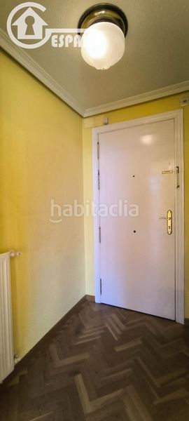 Foto 7f5f1ad0-0ca9-4d9d-b193-577970d50d54. Dúplex amb calefacció aparcament piscina a Costillares Madrid