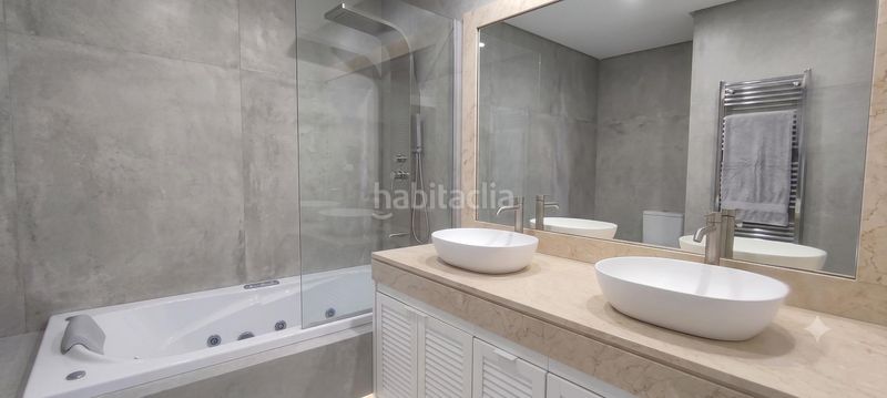 Foto a361a4e0-4b8f-44be-924b-e791f5987942. Dúplex amb calefacció aparcament piscina a Costillares Madrid