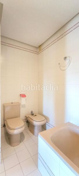 Foto a46457bc-7d48-4a36-bc55-214617b0168d. Dúplex amb calefacció aparcament piscina a Costillares Madrid