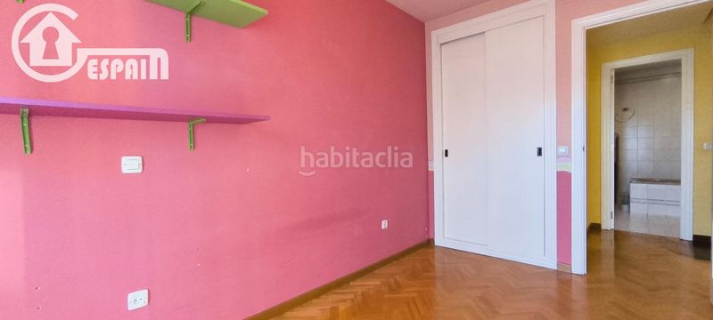 Foto b13b05a0-441c-4cf4-b7a2-cf3efb63d147. Dúplex amb calefacció aparcament piscina a Costillares Madrid