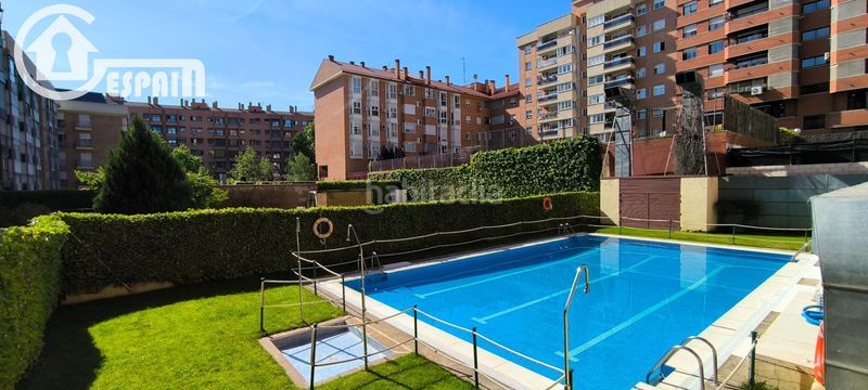 Foto b6728f97-e8f5-4afa-9a6b-5b839f07025b. Dúplex amb calefacció aparcament piscina a Costillares Madrid