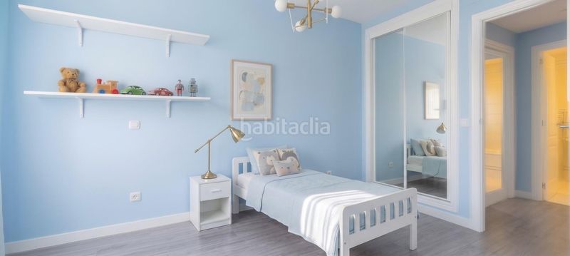 Foto be2b950a-b71d-46c6-aa22-f6216c1856cf. Dúplex amb calefacció aparcament piscina a Costillares Madrid