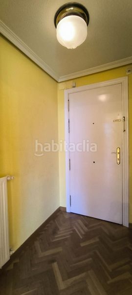 Foto d7775801-ea00-40e3-801b-bf7b45f2a332. Dúplex amb calefacció aparcament piscina a Costillares Madrid