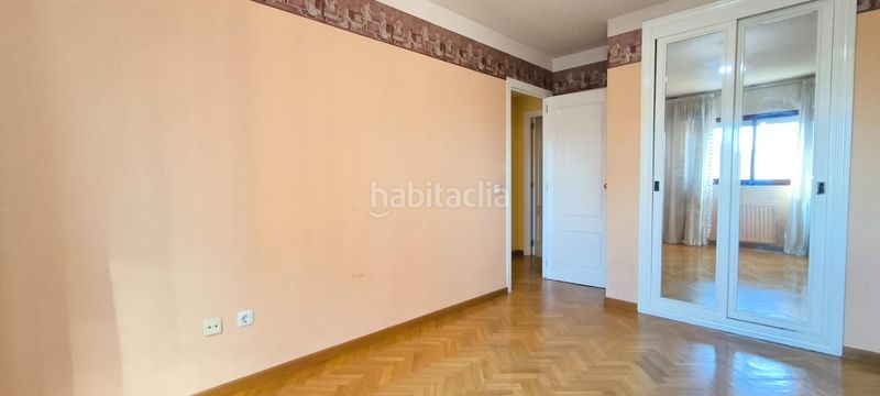 Foto e0152599-72b1-4481-bc1b-e2dd85495b87. Dúplex amb calefacció aparcament piscina a Costillares Madrid