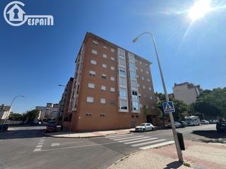 Pis  Calle trompas. Piso en urbanización con piscina