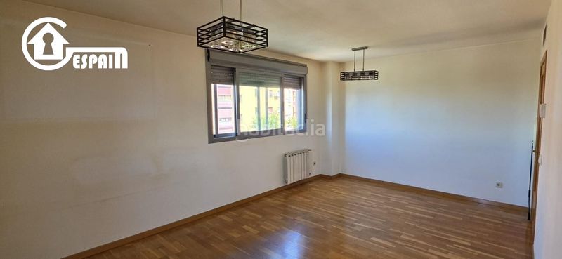 Foto a4e87266-d10c-4b0f-9130-1a4da38499dd. Pis amb calefacció aparcament piscina a Abrantes Madrid